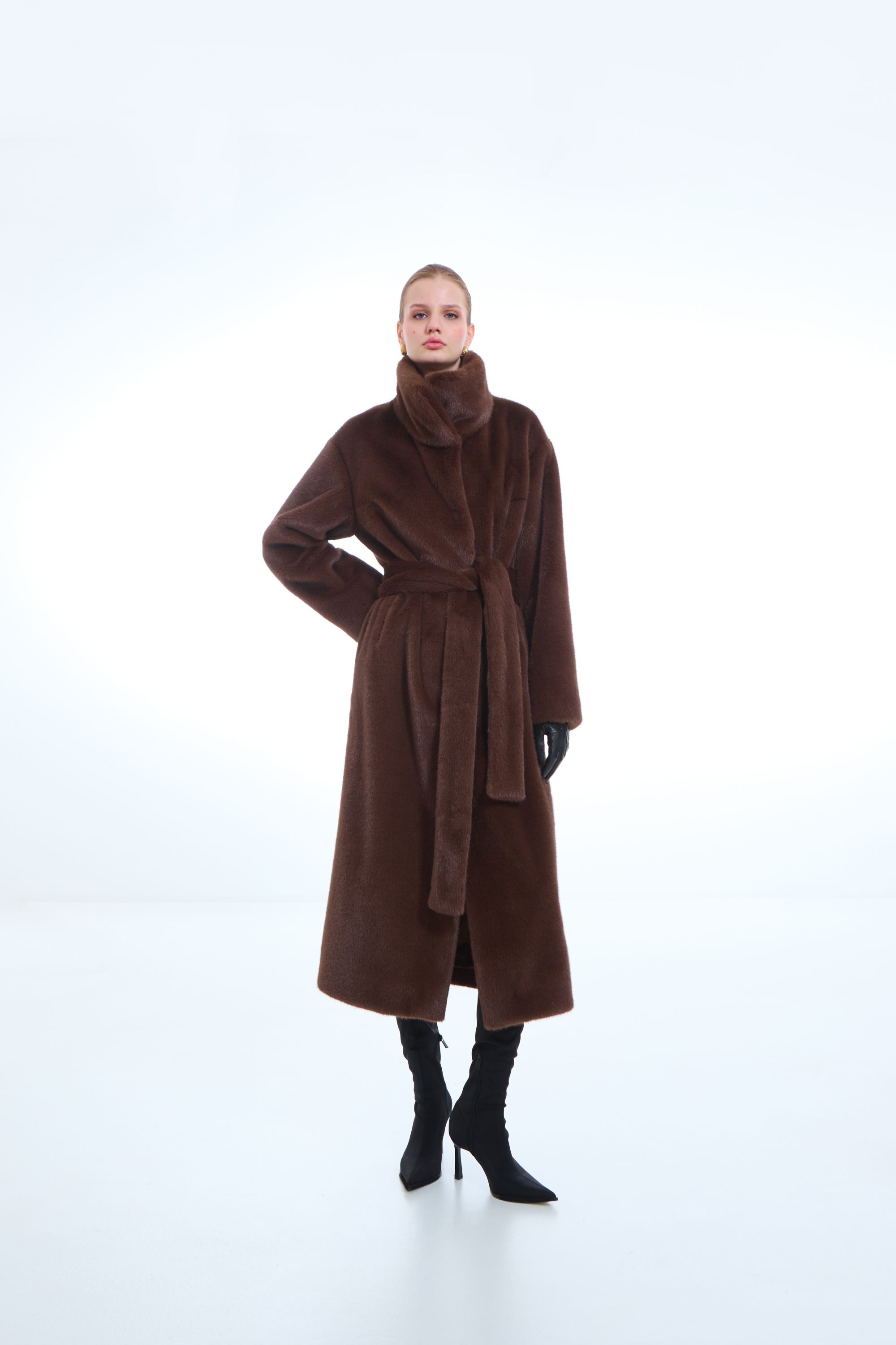 ПАЛЬТО ЖЕНСКОЕ ИЗ ИСКУССТВЕННОГО МЕХА 9-966