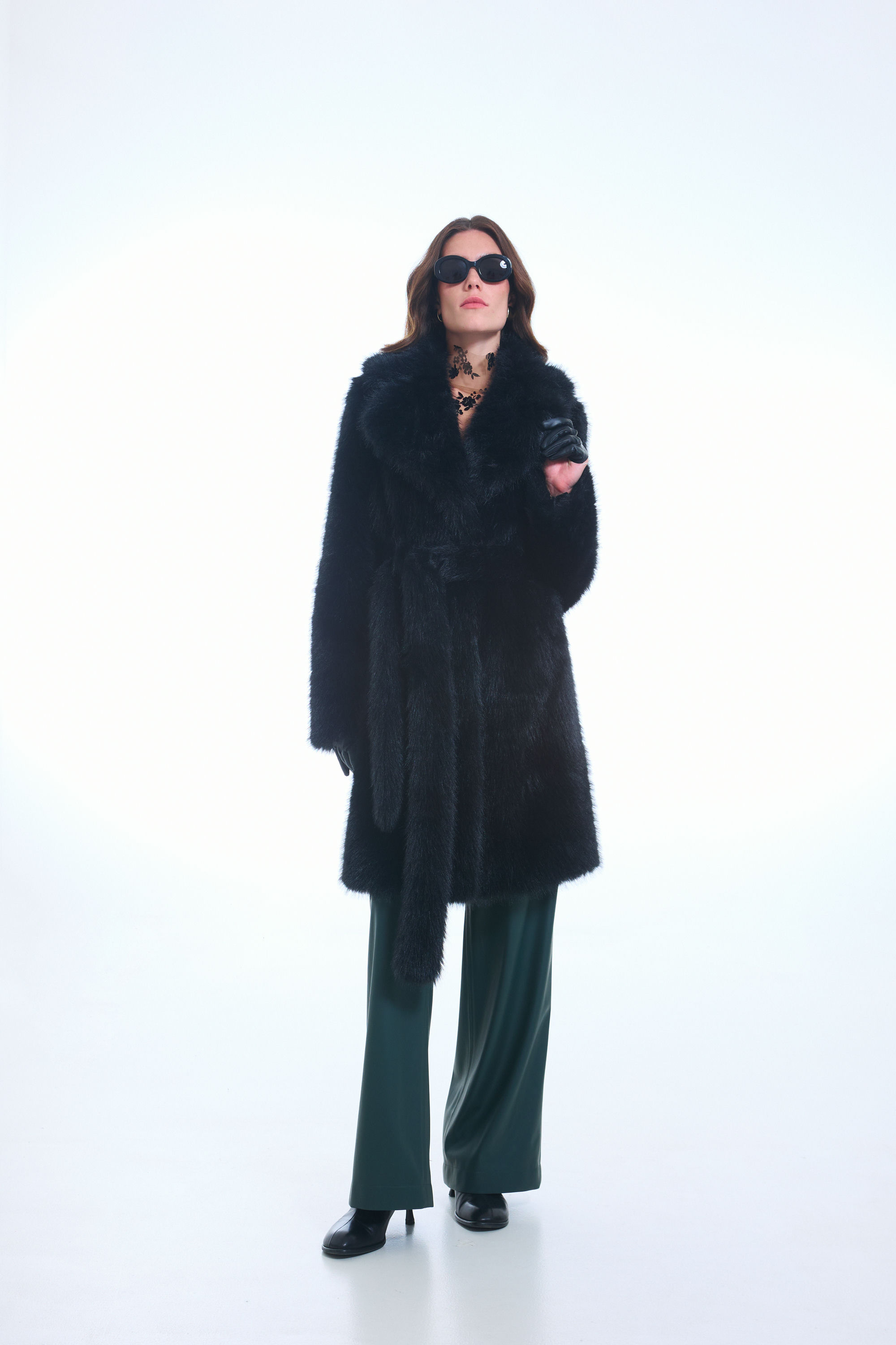 ПАЛЬТО ЖЕНСКОЕ ИЗ ИСКУССТВЕННОГО МЕХА 9-1980