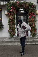 ПАЛЬТО ЖЕНСКОЕ ИЗ ИСКУССТВЕННОГО МЕХА 9-2496. Фото 6.